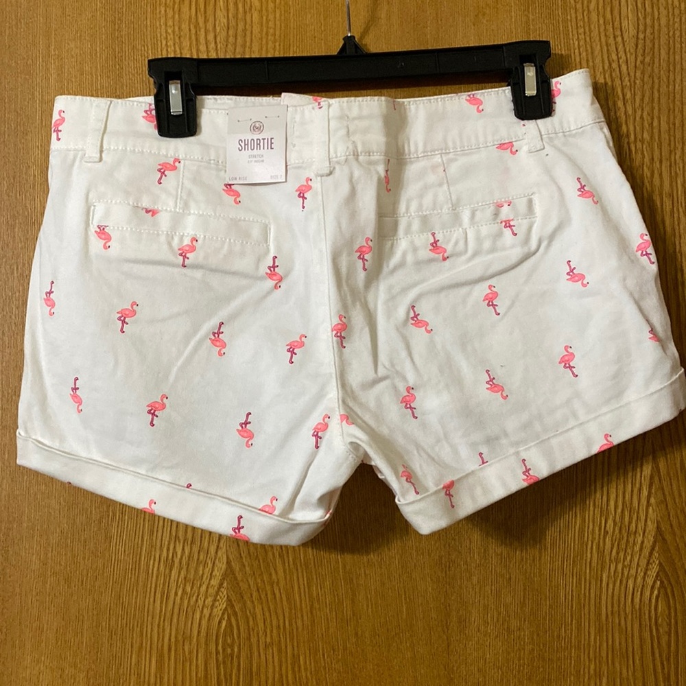 NWT juniors size 7 shorts